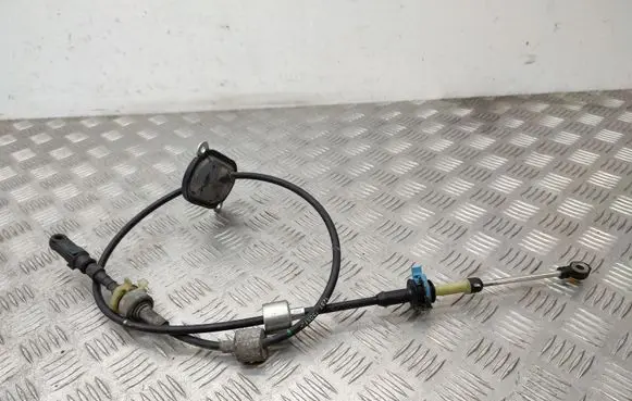 Buick Encore I Gear shift cable linkage 1257150518