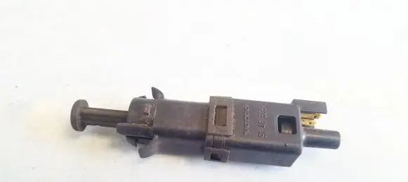 Volvo S70 V70 V70 XC Brake pedal sensor switch 9146505