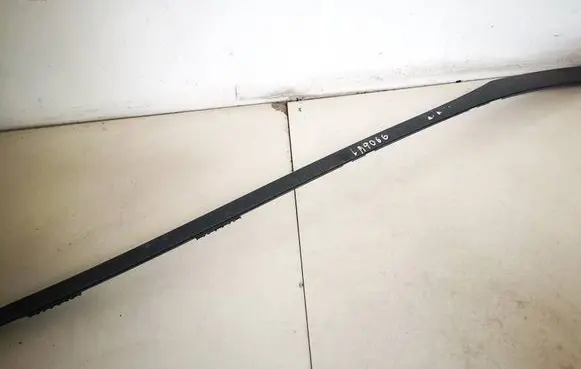 Opel Zafira A Windshield trim 76556MA