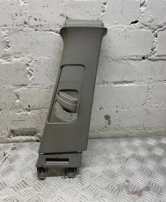 Toyota RAV 4 (XA30) (B) pillar trim (top) 7313553020 7302353010