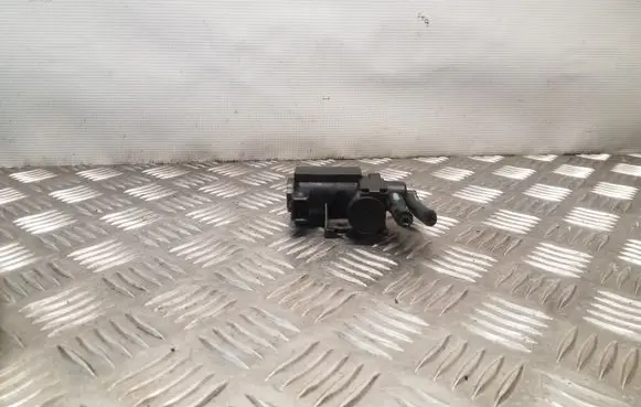 Vacuum valve