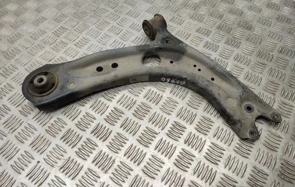Volkswagen Golf VII Front lower control arm/wishbone 5Q0407152R