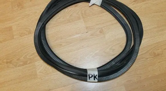 Audi A6 S6 C5 4B Front door rubber seal 4B0831721M