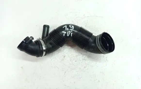 Air intake hose/pipe