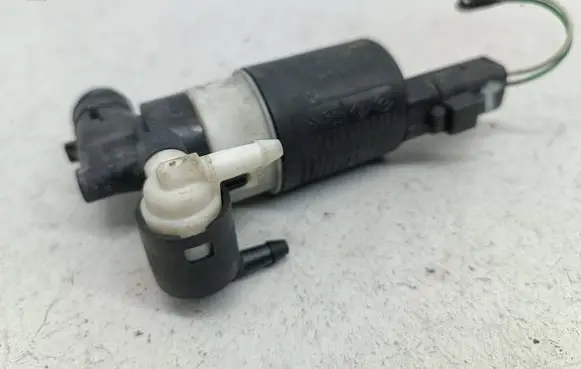 Renault Laguna III Windscreen/windshield washer pump 8200031805