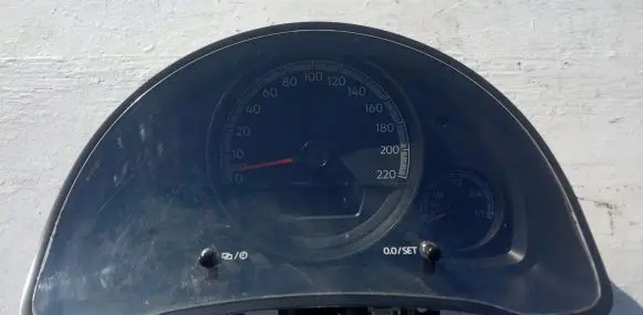 Volkswagen Up Speedometer (instrument cluster) 1S0920861P