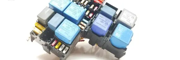 Renault Trafic III (X82) Fuse module PDBX82 93931 00000
