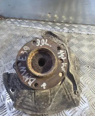 BMW 5 E39 Front wheel hub 