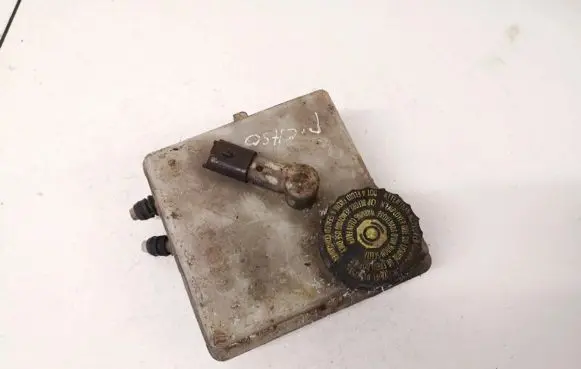 Brake fluid reservoir