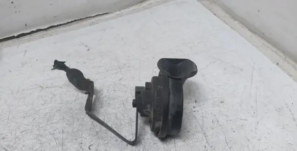 Volkswagen PASSAT B6 Horn signal