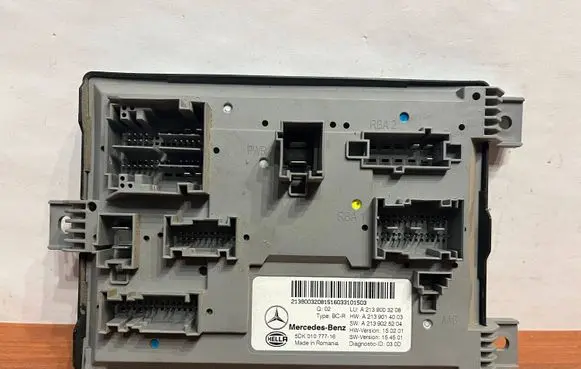 Mercedes-Benz E W213 SAM control unit A2139003208 A2139025204 A2139014003