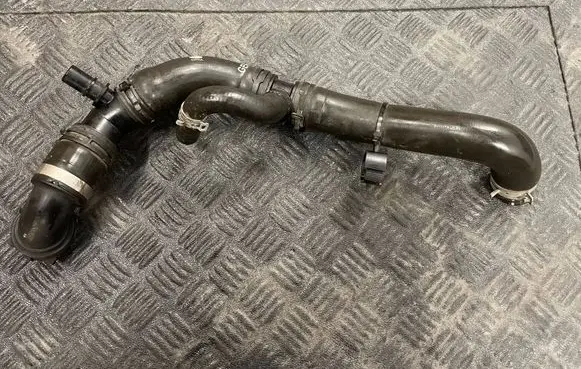 Land Rover Range Rover L405 Engine coolant pipe/hose HPLA8286DA
