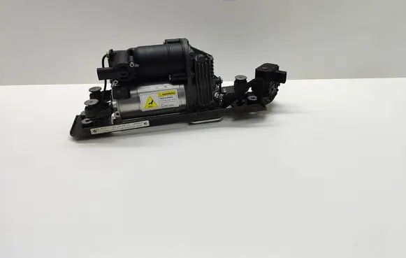 BMW 5 E60 E61 Air suspension compressor/pump 6777827 677782703 37106777827