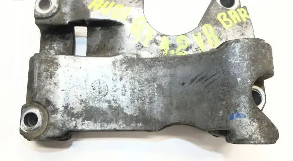 Audi Q7 4L Engine mounting bracket 079903805T