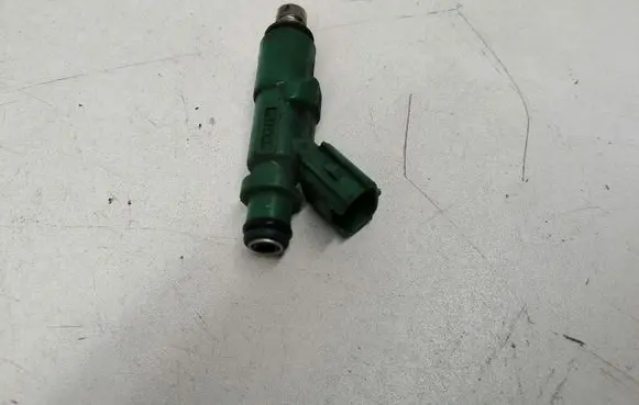Toyota Yaris Fuel injector 2325023020