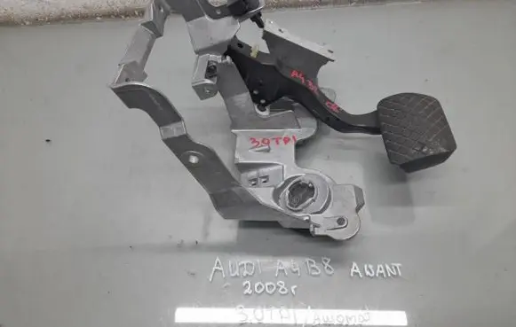 Audi A4 S4 B8 8K Brake pedal 8K1723140B