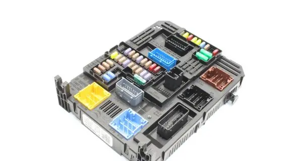 Opel Mokka B Fuse box set 9832881080