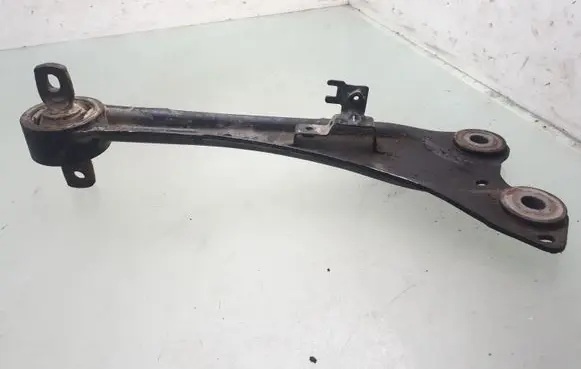 Toyota Avensis T270 Rear control arm