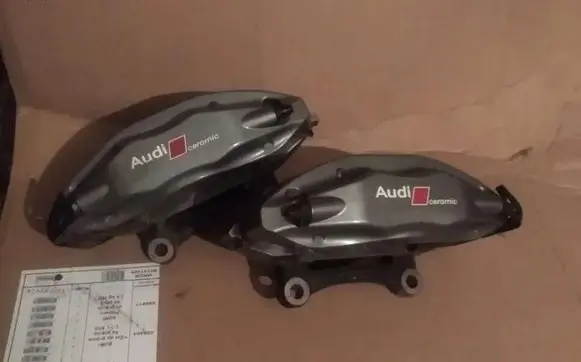 Audi Q7 4L Front brake caliper 20974749