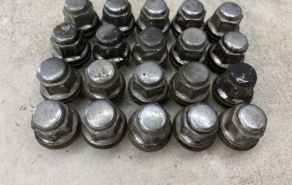 Toyota Prius (XW20) Nuts/bolts 