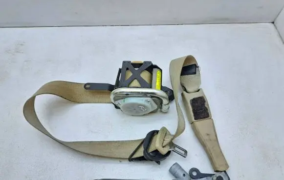 Opel Insignia A Front seatbelt 13303852 6009173