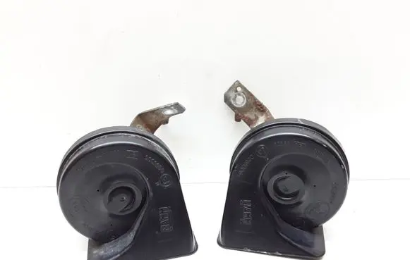 Volvo V70 Horn signal 31276806 31276805
