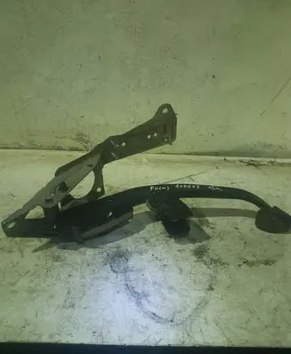 Ford Focus Brake pedal