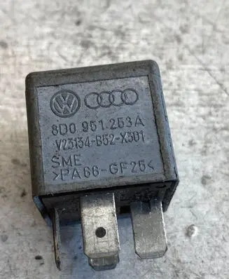 Audi A4 S4 B5 8D Other relay 8d0951253a