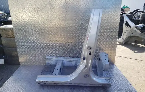 Ford Ecosport Pillar (middle) 