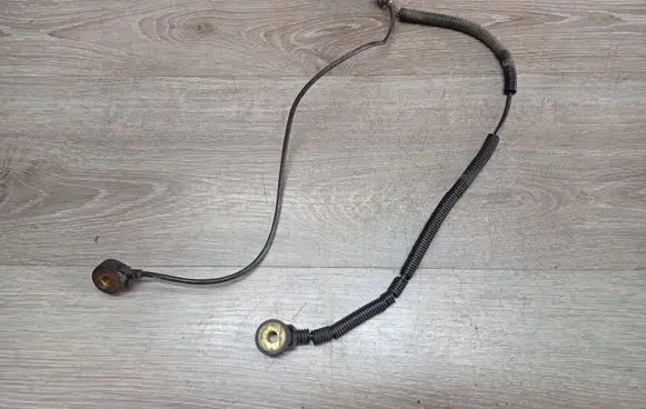 Volvo XC70 Detonation knock sensor 0261231142 9432570