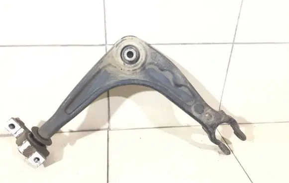 Peugeot 407 Front lower control arm/wishbone