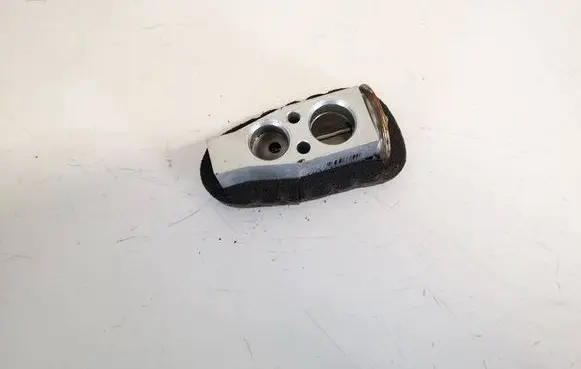 Toyota Avensis T270 Air conditioning (A/C) expansion valve 