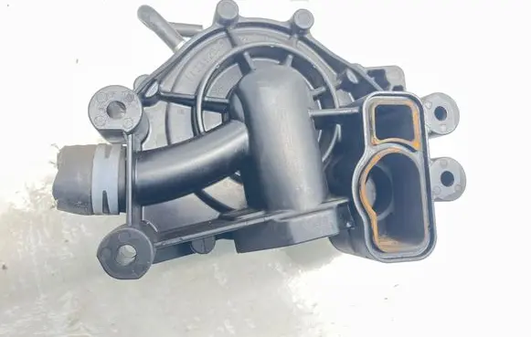 Mercedes-Benz C W204 Water pump A6512006301