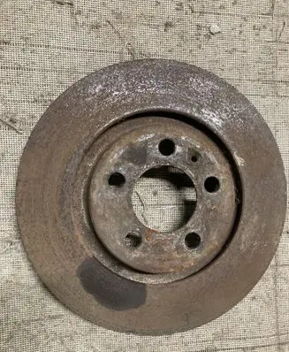 Volkswagen Golf IV Front brake disc