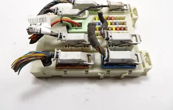 Ford C-MAX II Fuse module BV6N14A073DR 522073F02 00004937