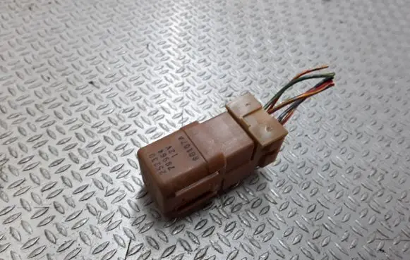 Nissan Patrol Y61 Other relay 2523079964