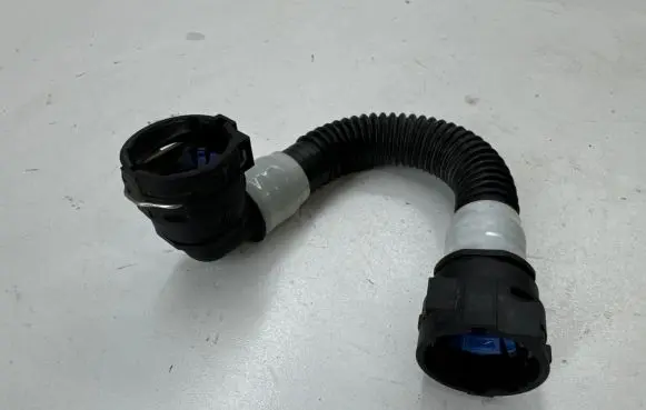 Tesla Model Y Electric car engine cooling hoses/pipes 163159700B