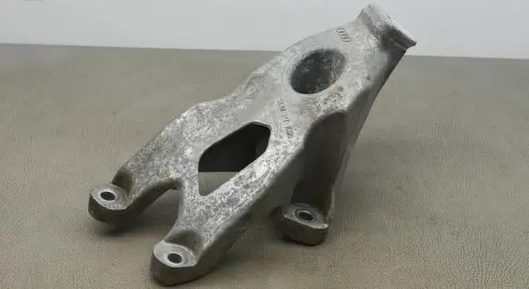 Audi A4 S4 B8 8K Engine mounting bracket 8K0199307BE