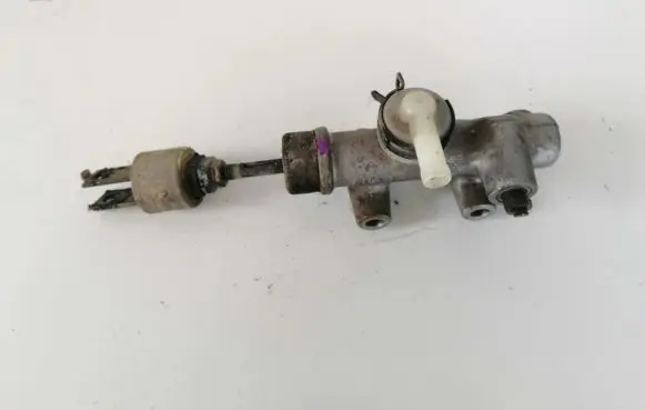 Toyota Avensis Verso Clutch master cylinder
