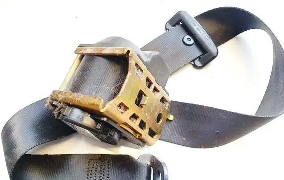 Peugeot 406 Rear seatbelt 1416398d 59625c