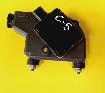 Accelerator throttle pedal
