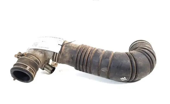 Toyota Hilux (AN10, AN20, AN30) Air intake duct part 17881-0L110