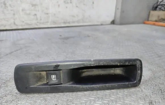 Renault Laguna III Electric window control switch 82944002R
