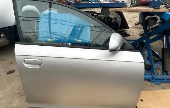 Audi A6 S6 C6 4F Front door