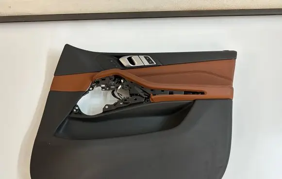 BMW X5 G05 Front door card panel trim
