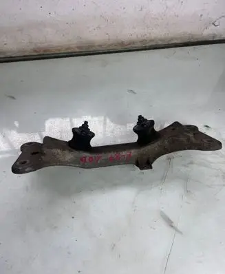 BMW 1 E81 E87 Gearbox mounting bracket 6760300