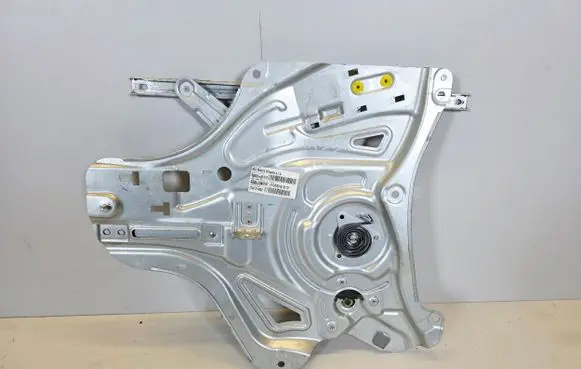 Hyundai ix35 Front window lifting mechanism without motor 824702Y370 824012Y000