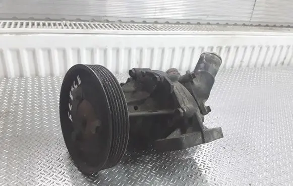 Renault Laguna I Water pump 0070905001
