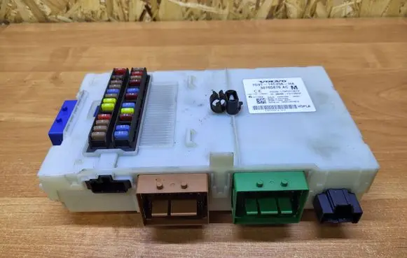 Volvo S80 Fuse module 30765876AC 7G9T14C256HA 3659AF01125TP