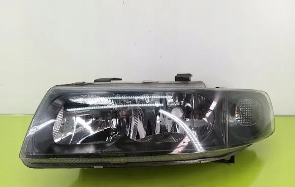 Seat Toledo II (1M) Headlight/headlamp 00122453